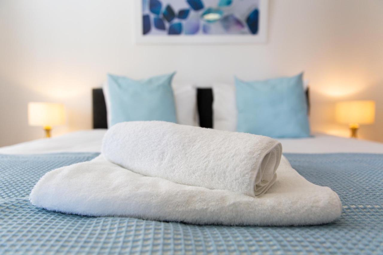 Velvet 1-Bedroom Apartment, Clockhouse, Ходесдън Екстериор снимка