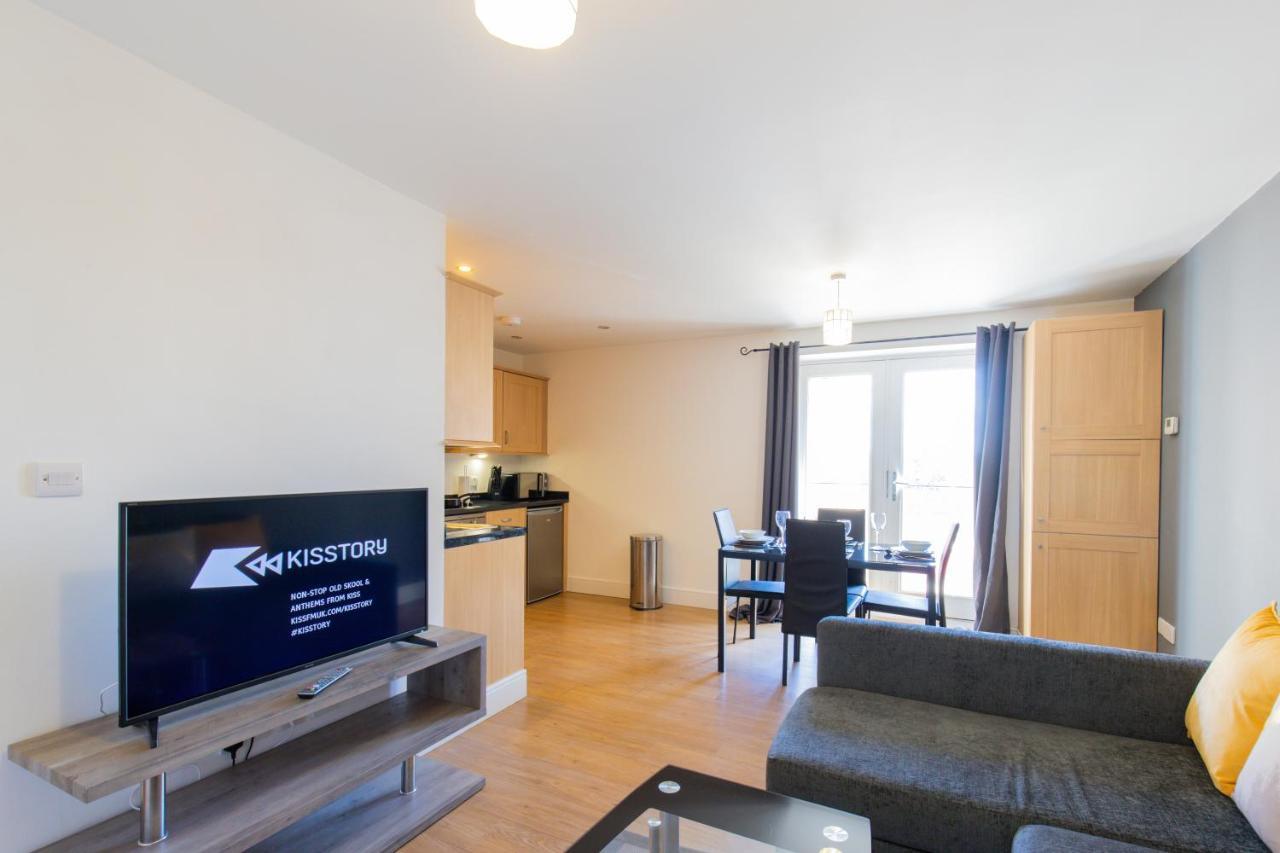 Velvet 1-Bedroom Apartment, Clockhouse, Ходесдън Екстериор снимка