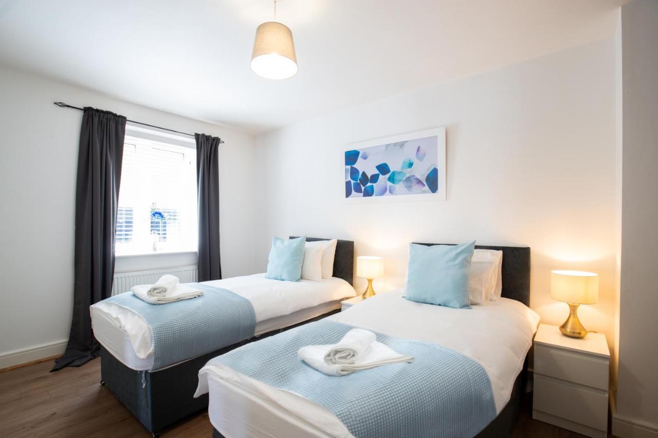 Velvet 1-Bedroom Apartment, Clockhouse, Ходесдън Екстериор снимка