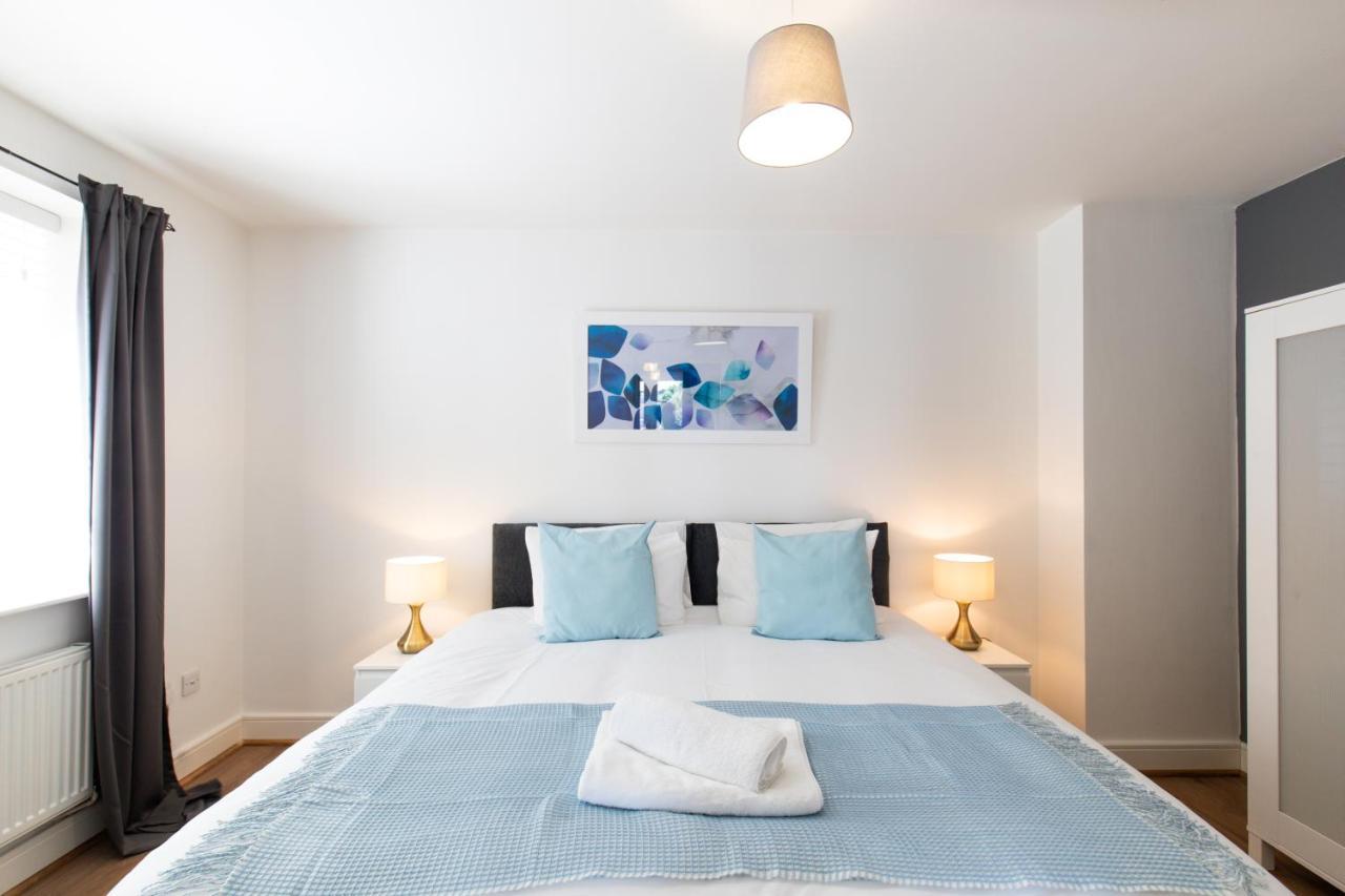 Velvet 1-Bedroom Apartment, Clockhouse, Ходесдън Екстериор снимка