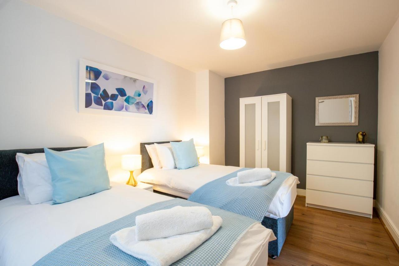 Velvet 1-Bedroom Apartment, Clockhouse, Ходесдън Екстериор снимка